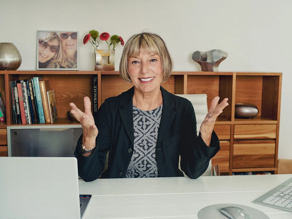 Businessportrait von Sabine Günther von Grafik Designer und Fotografen Steven P. Carnarius vom Designstudio Carnarius Bamberg und Berlin.