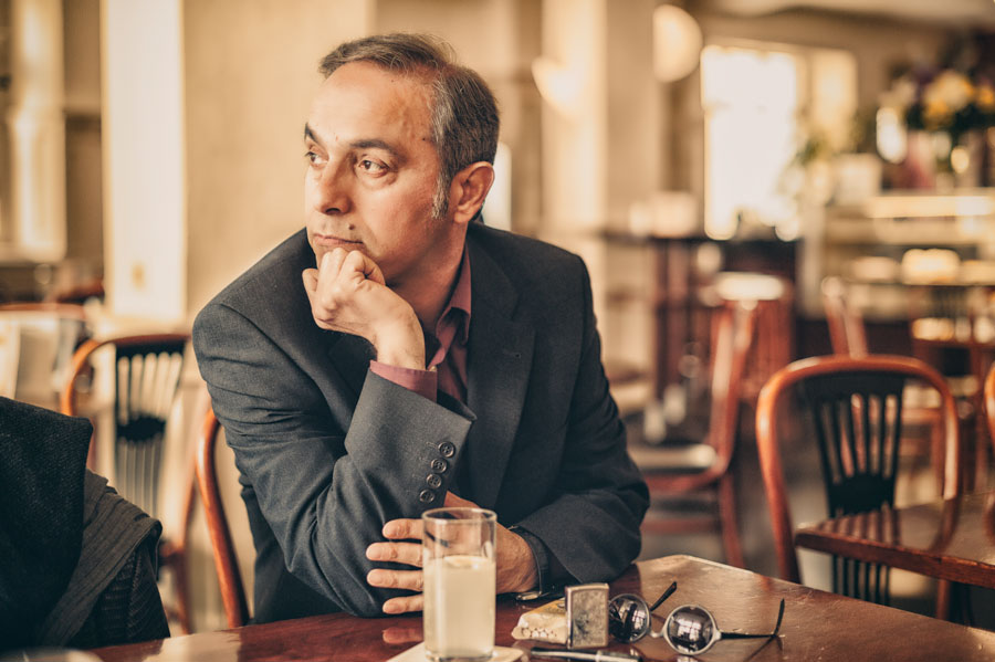 Prof. Dr. Reza Hajatpour, Lehrstuhlinhaber DIRS Erlangen, Autor