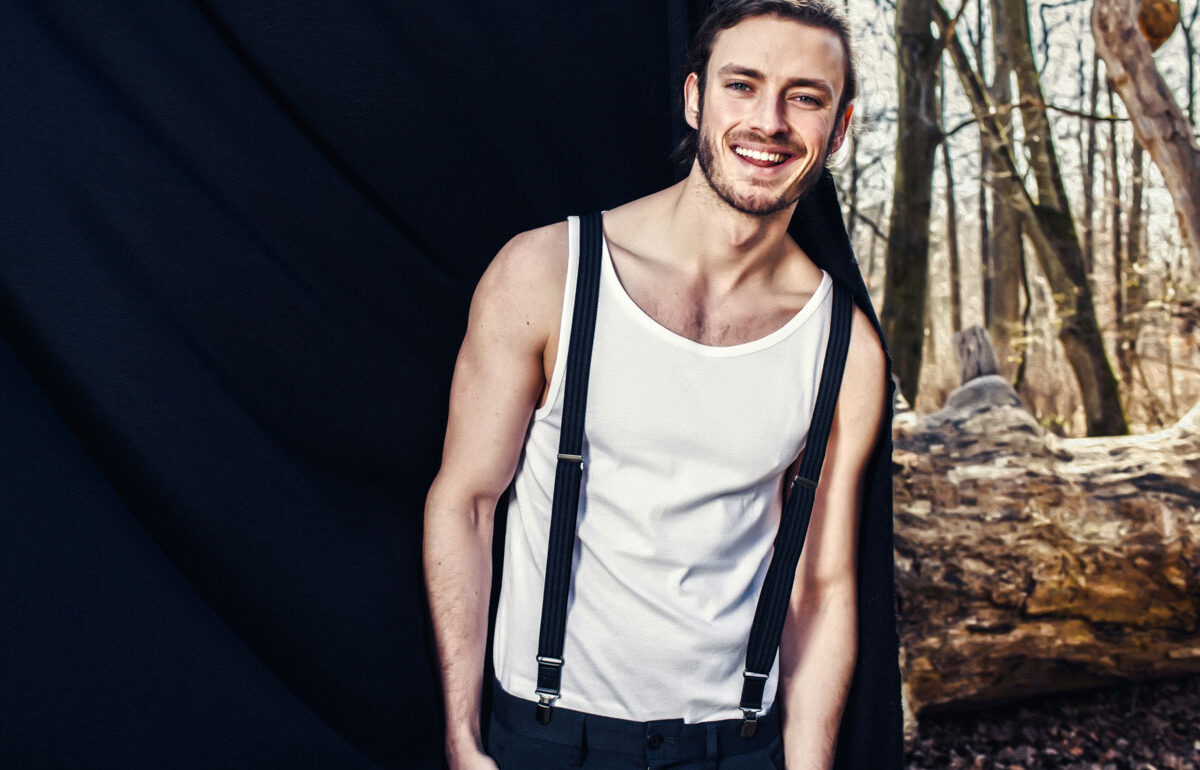 Springmood - Model Dean Thonn